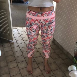 Lululemon Cropped Pink Floral Running Leggings